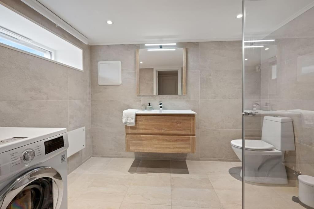 Practical Basement Apt With All Home Comforts Close To City Centre Stavanger Exterior foto