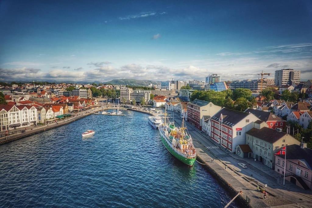 Practical Basement Apt With All Home Comforts Close To City Centre Stavanger Exterior foto