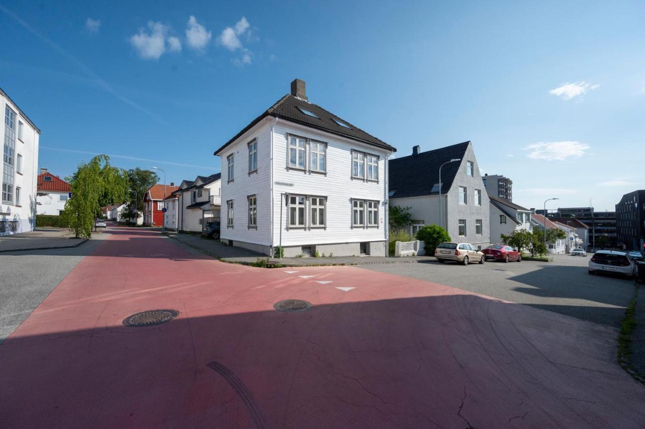 Practical Basement Apt With All Home Comforts Close To City Centre Stavanger Exterior foto