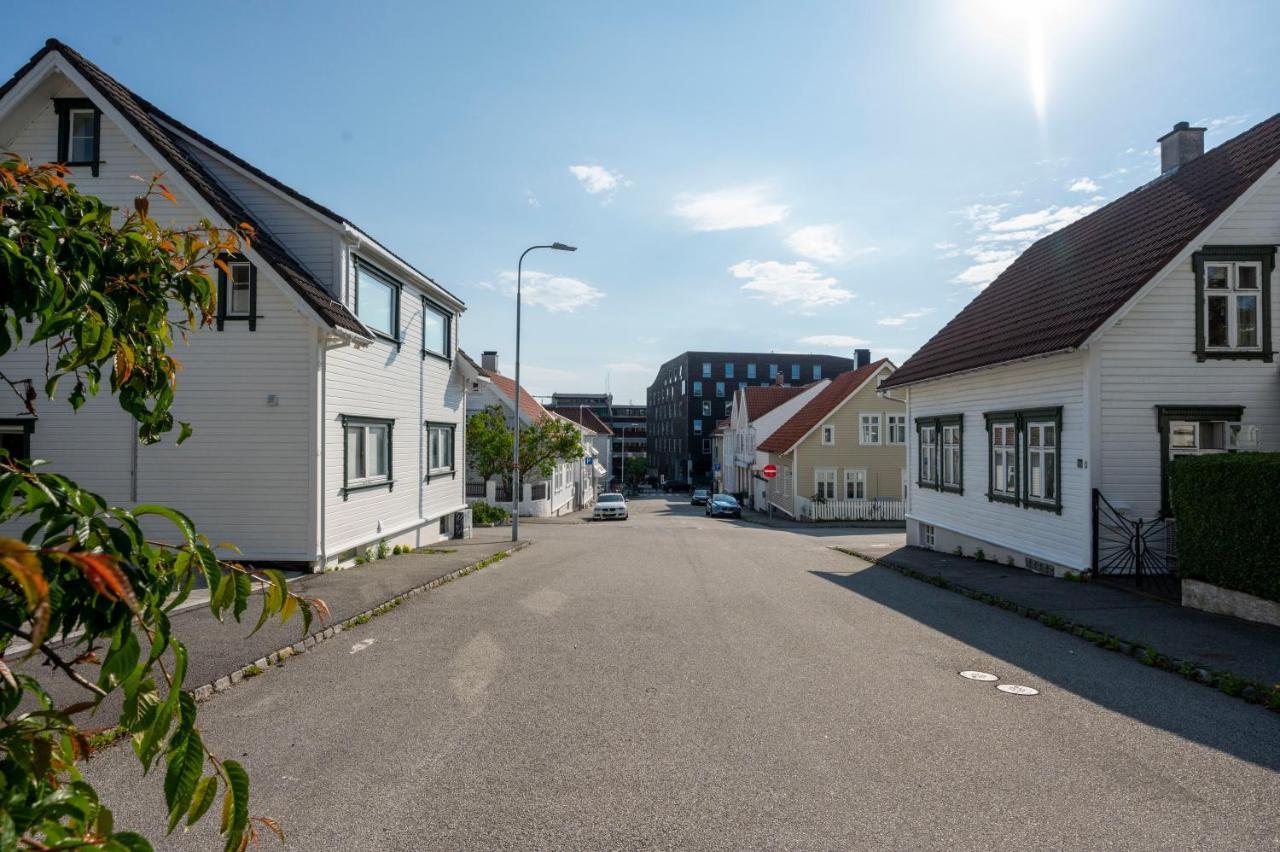 Practical Basement Apt With All Home Comforts Close To City Centre Stavanger Exterior foto